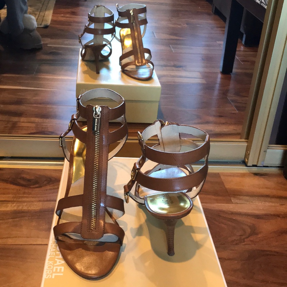 Michael Kors “Kennedy” Sandal